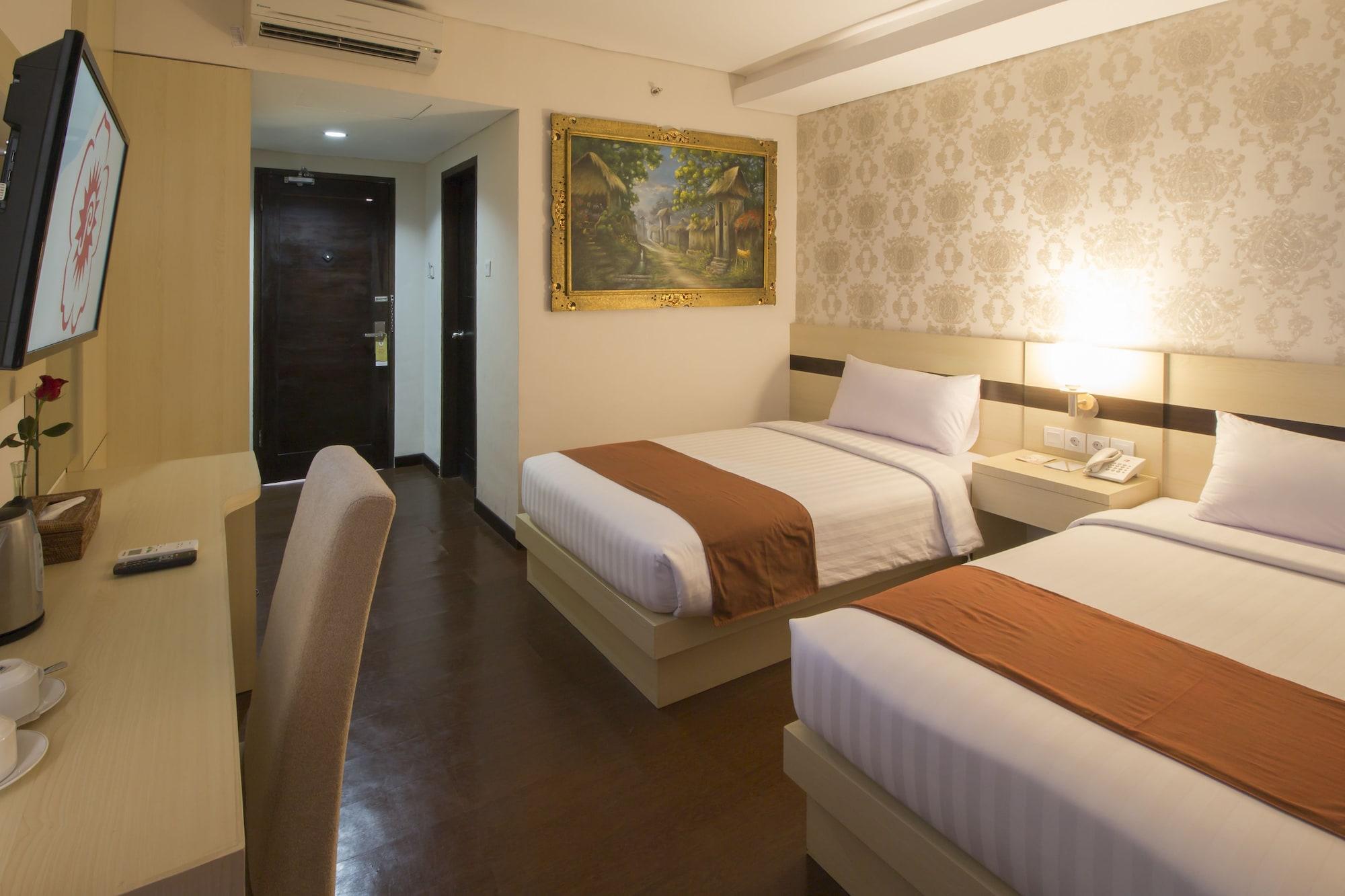 Grand Puri Saron Yogyakarta Hotell Exteriör bild