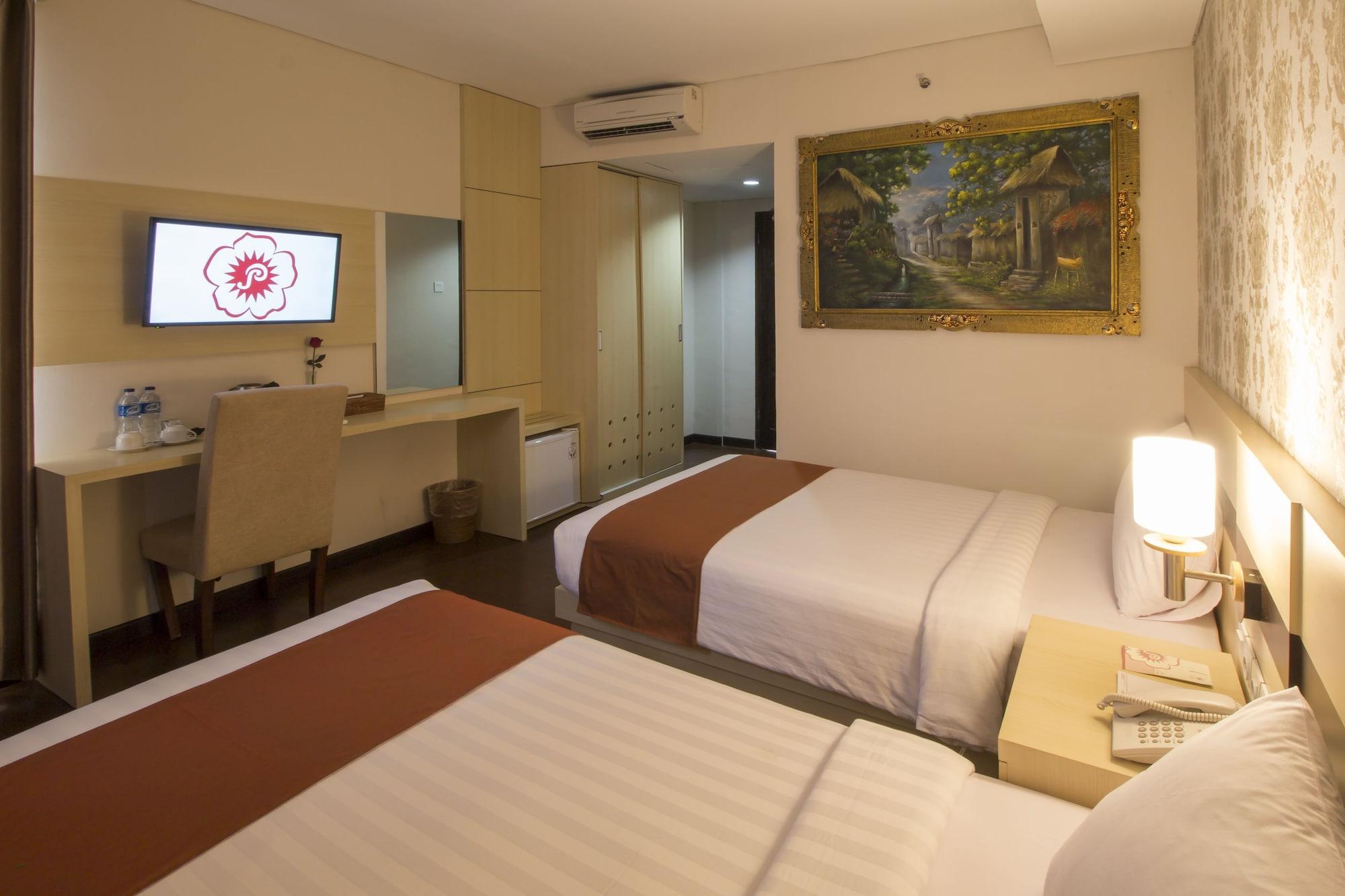 Grand Puri Saron Yogyakarta Hotell Exteriör bild