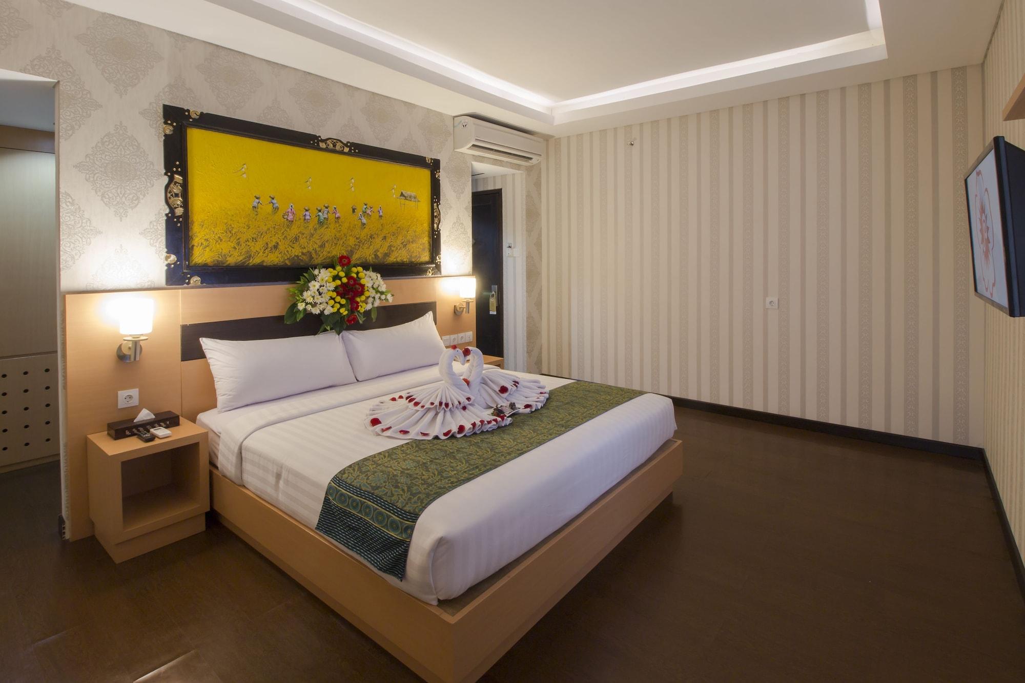 Grand Puri Saron Yogyakarta Hotell Exteriör bild