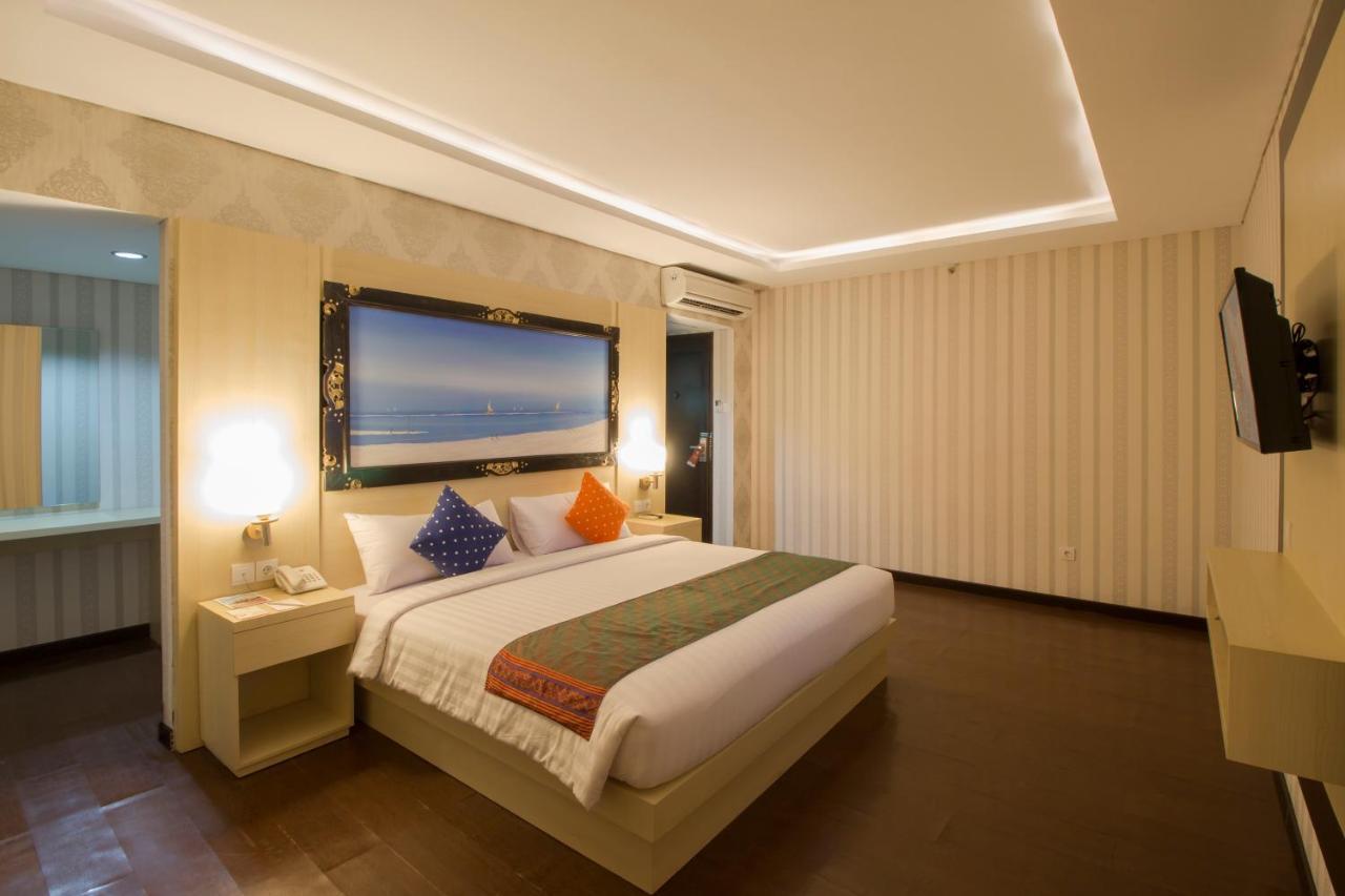 Grand Puri Saron Yogyakarta Hotell Exteriör bild
