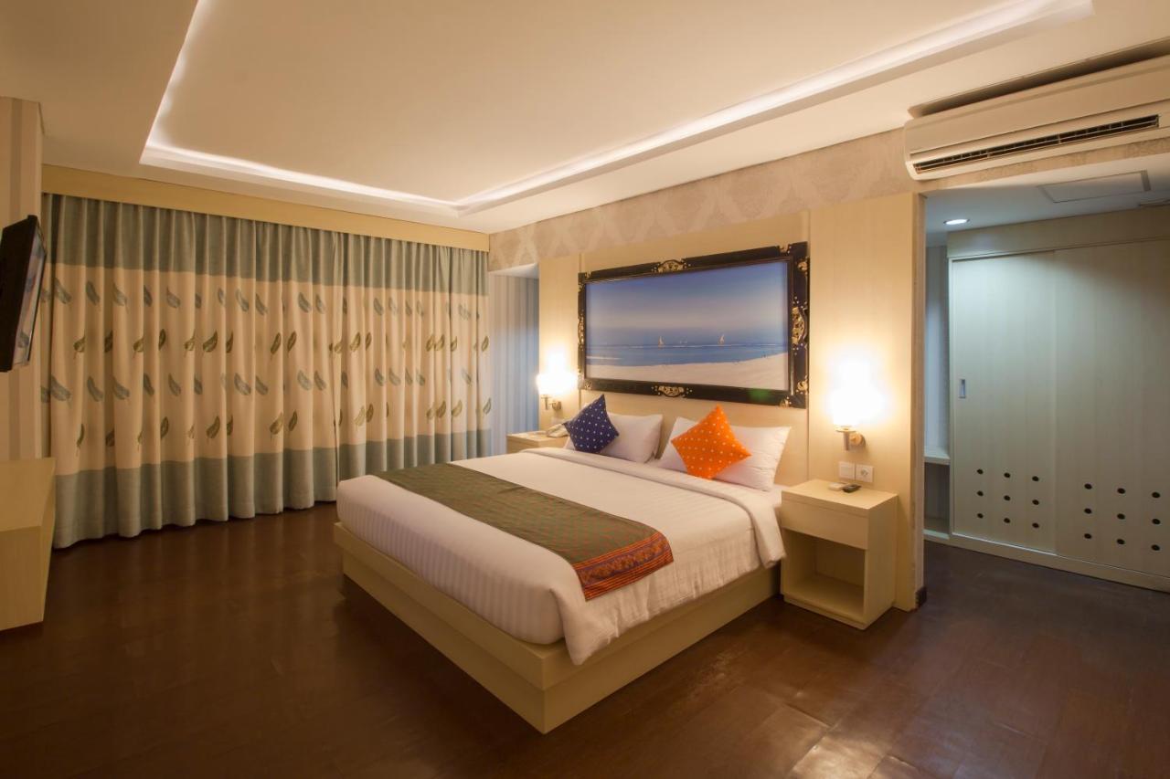 Grand Puri Saron Yogyakarta Hotell Exteriör bild