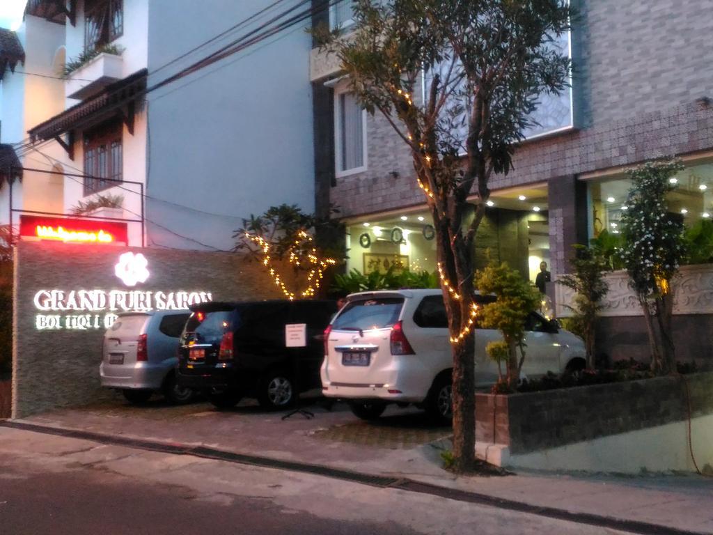 Grand Puri Saron Yogyakarta Hotell Exteriör bild