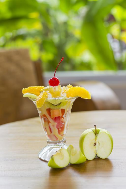 Grand Puri Saron Yogyakarta Hotell Exteriör bild
