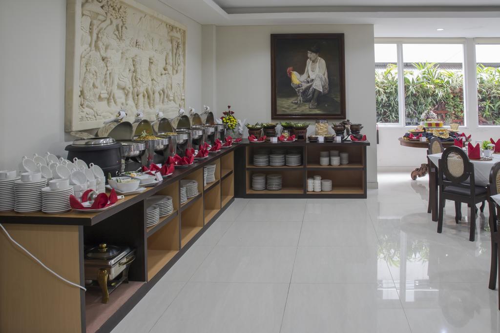 Grand Puri Saron Yogyakarta Hotell Exteriör bild